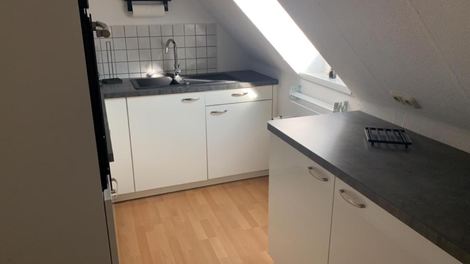 Zimmer In Wohnung, Monteure, Zentral, Enger Dış mekan fotoğraf