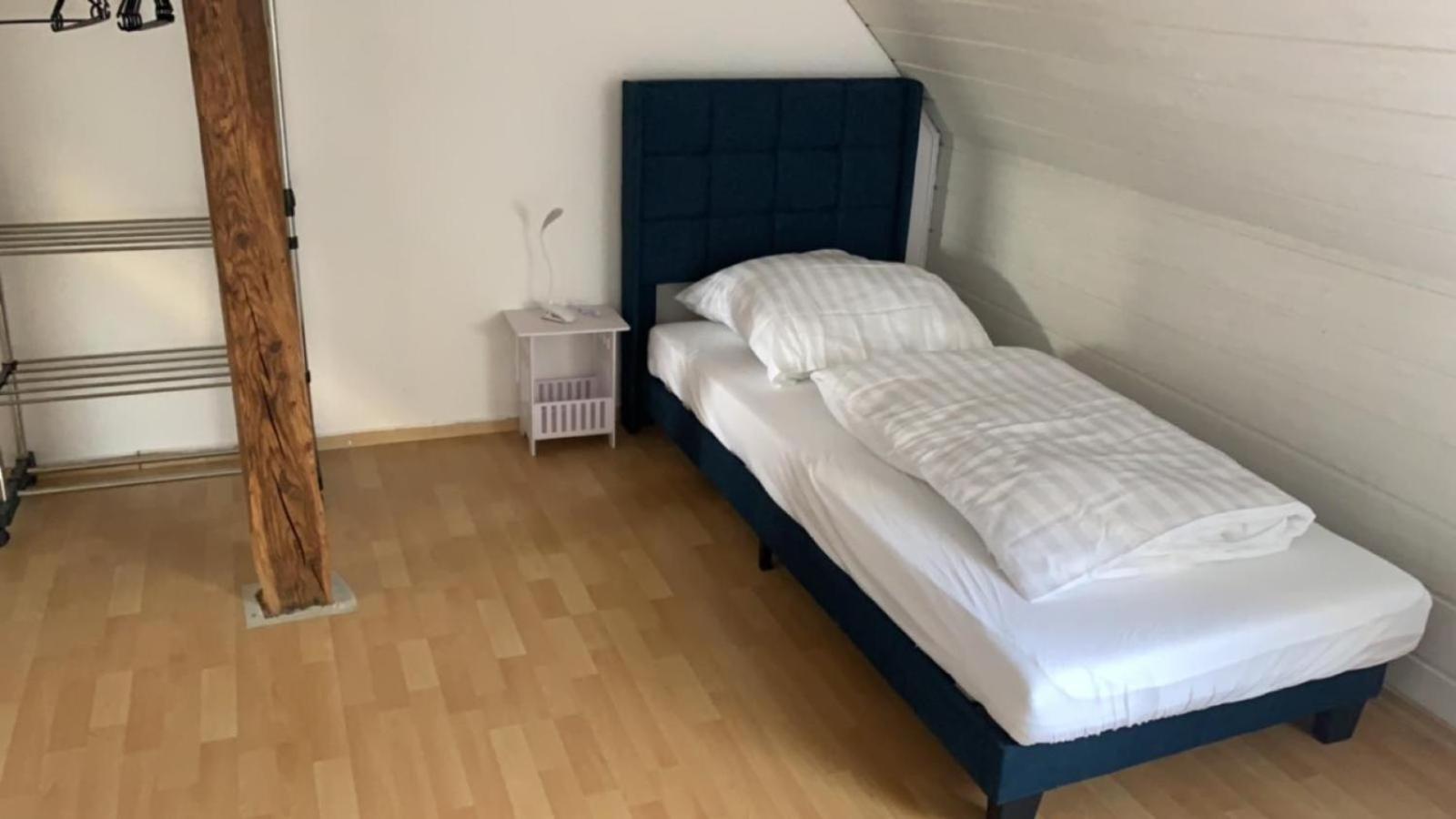 Zimmer In Wohnung, Monteure, Zentral, Enger Dış mekan fotoğraf